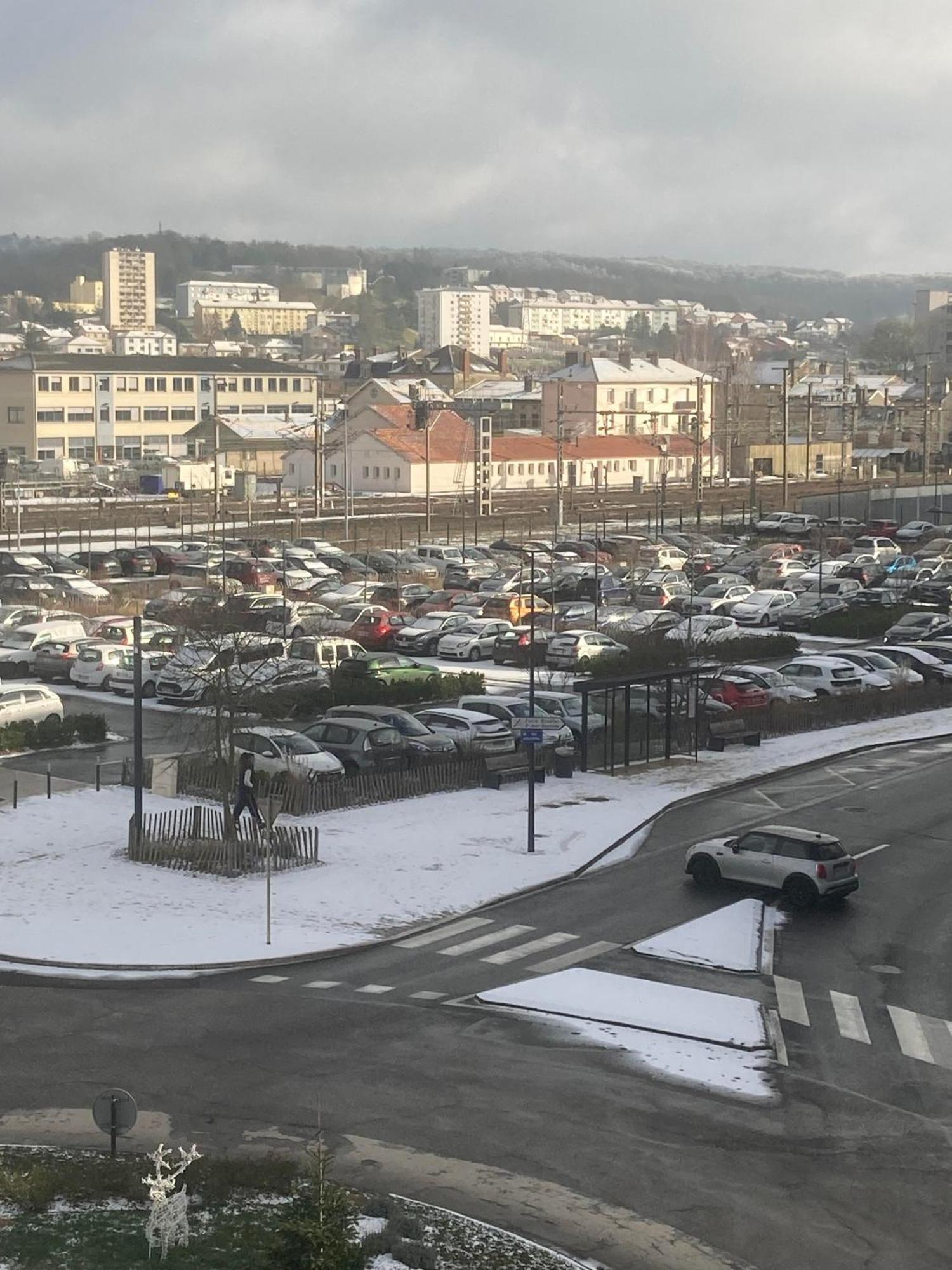 Hotel De La Gare بار لو دوك المظهر الخارجي الصورة